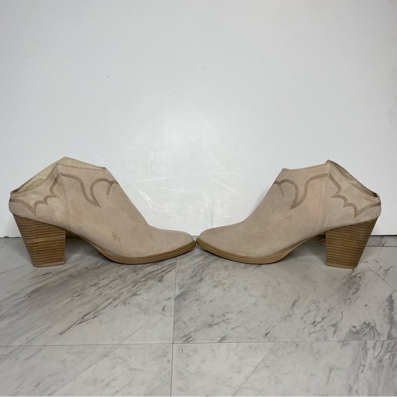Dolce Vita Simran Tan Suede Western Heeled Bootie 13 - Picture 5 of 14